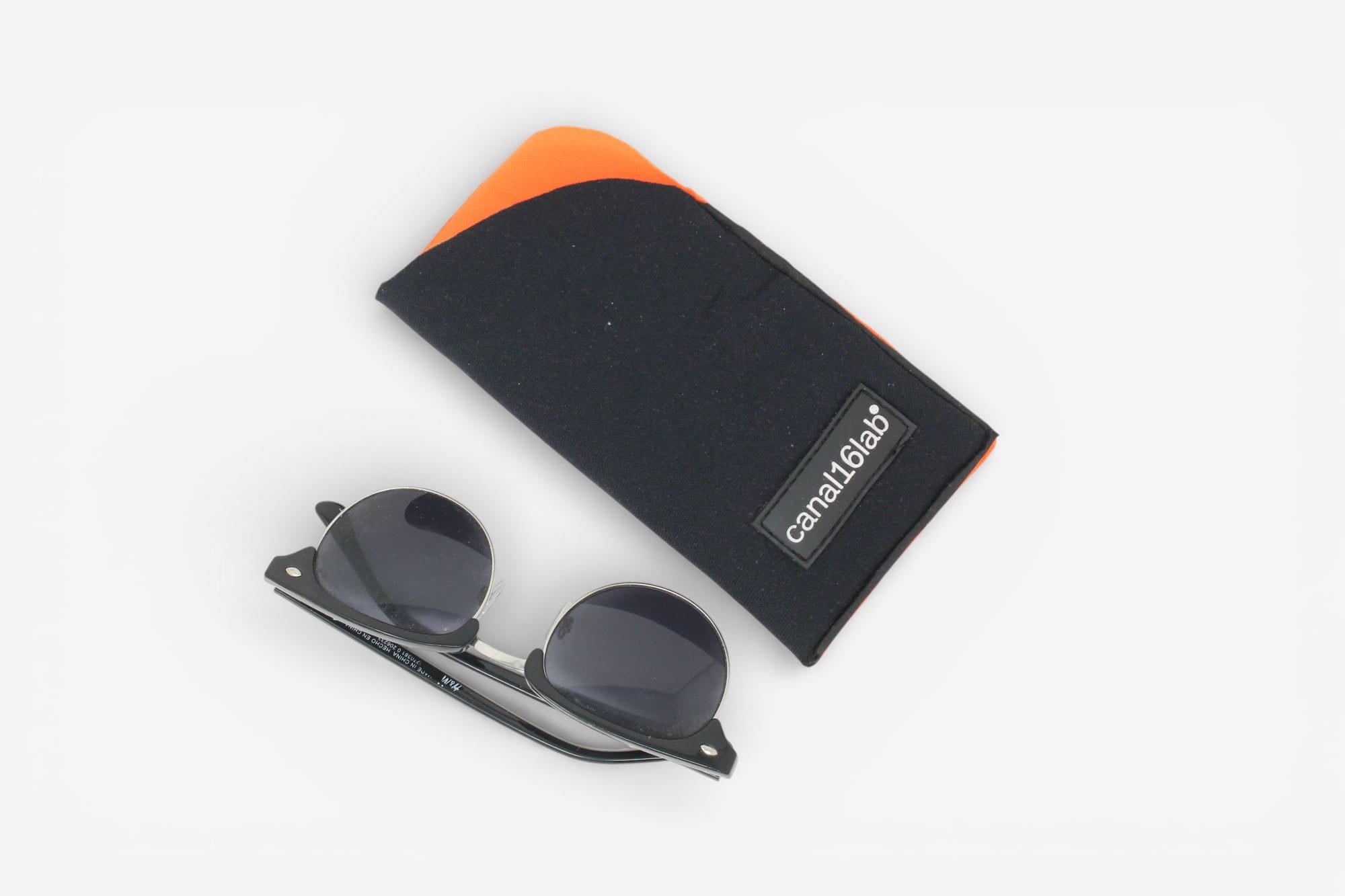 Etuis de protection noir en néoprène upcyclé pour lunettes/combinaison de plongée