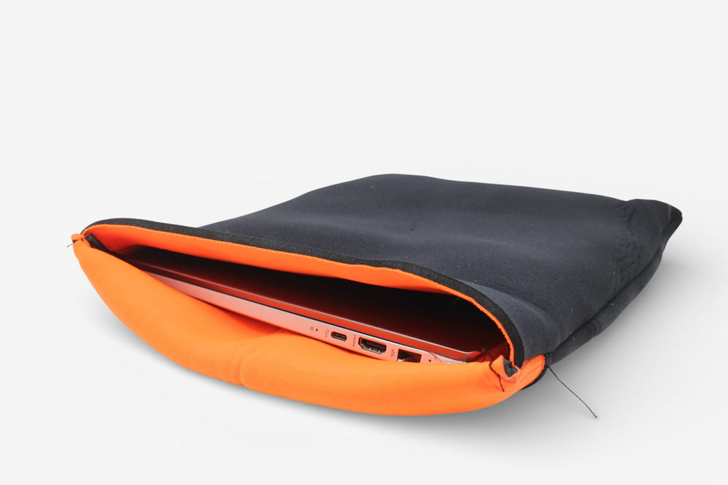 Housse en néoprène noire ordinateur 15"